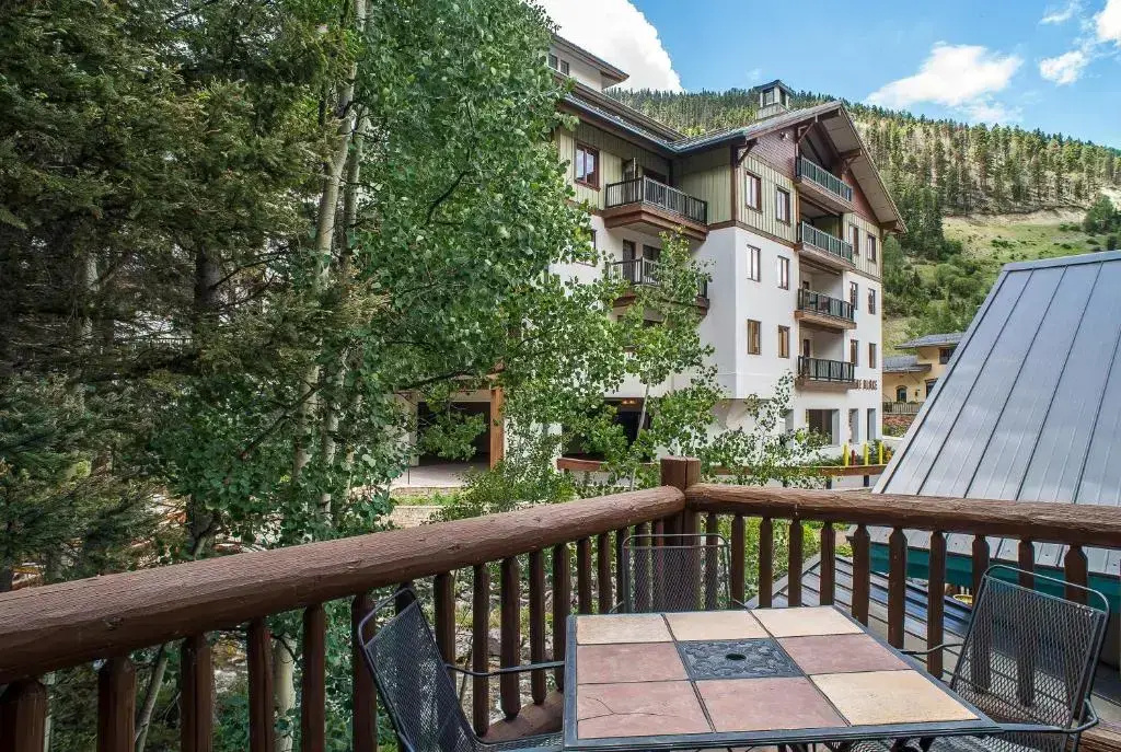 Alpine Village Suites - Chambres