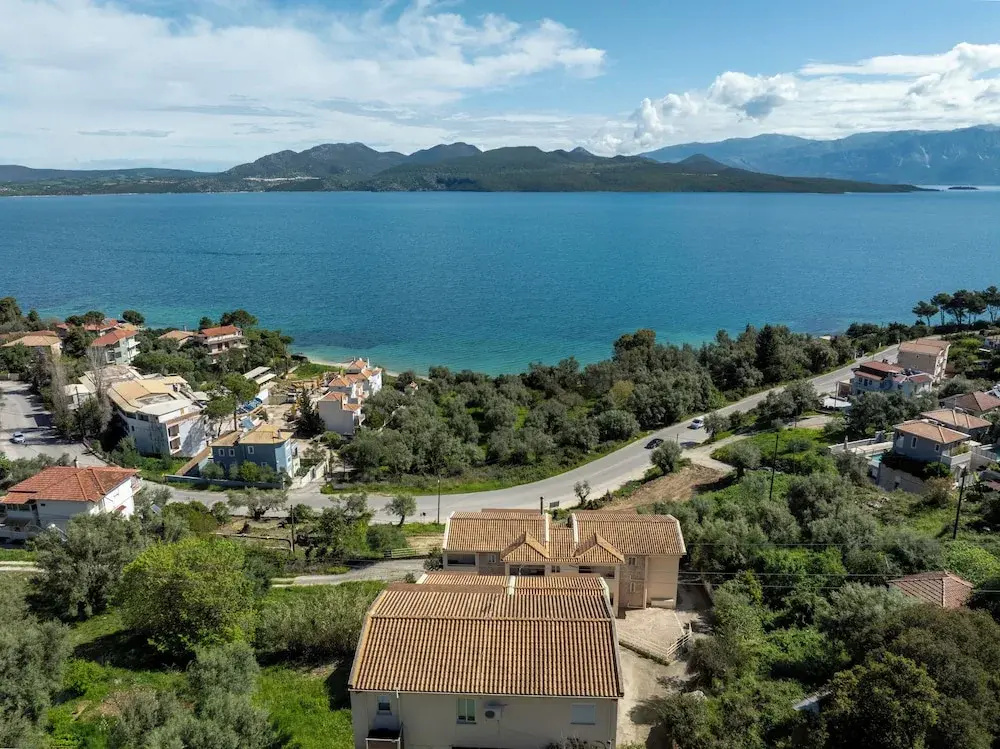Nikiana Beach Modern Apartment