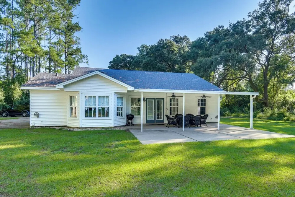 Peaceful Fairhope Cottage w/ Covered Patio!