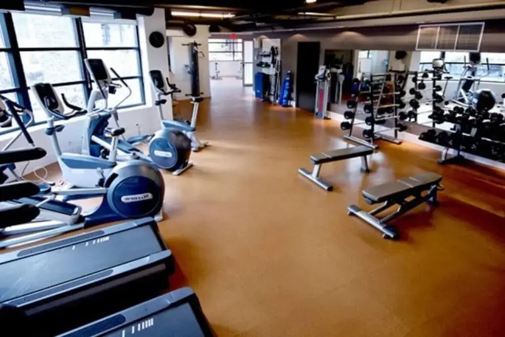 Luxury 3-Br Penthouse | INDOOR Pool & Hot Tub | Pool Table | 2 Decks + Mtn Views - фото 17