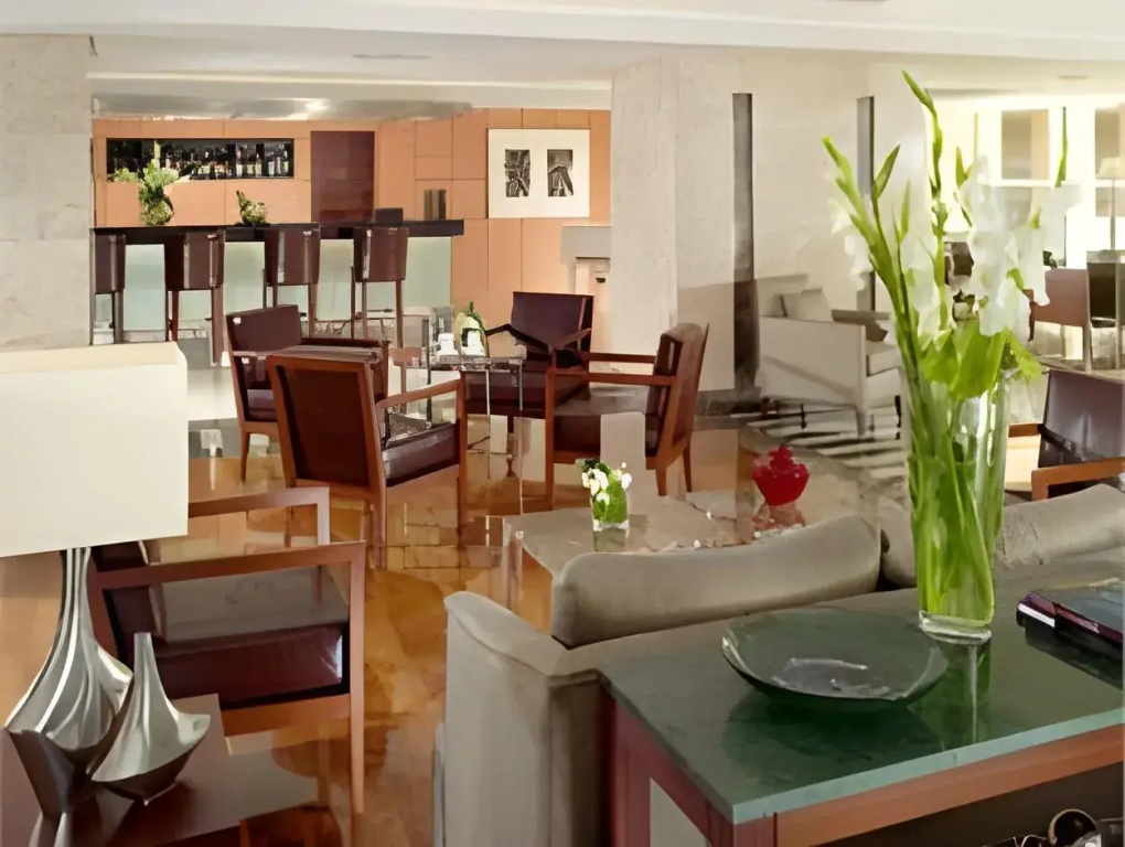Hilltop Inn & Suites - Général