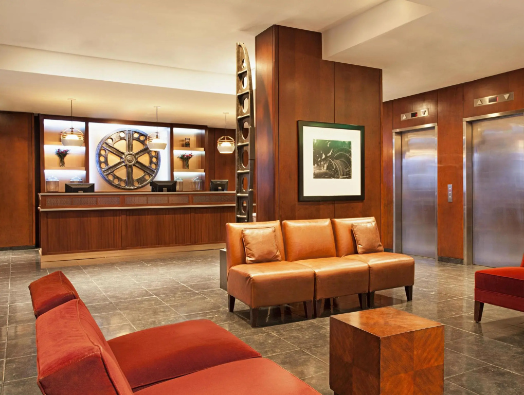 Lobby & Reception