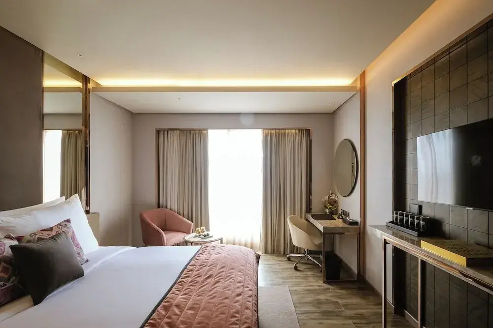 Luxury room with land view