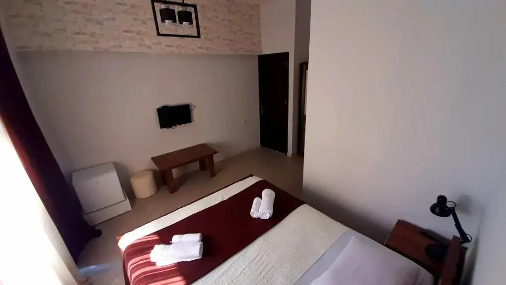 Deluxe Studio