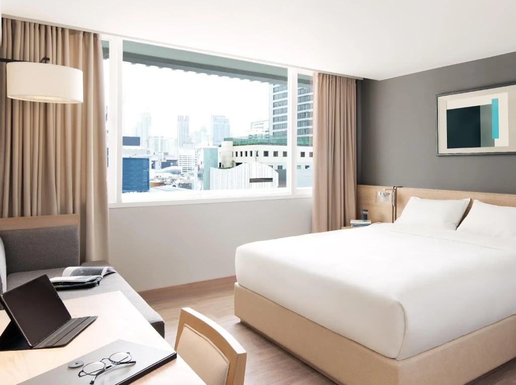 Deluxe Double room (full double bed)
