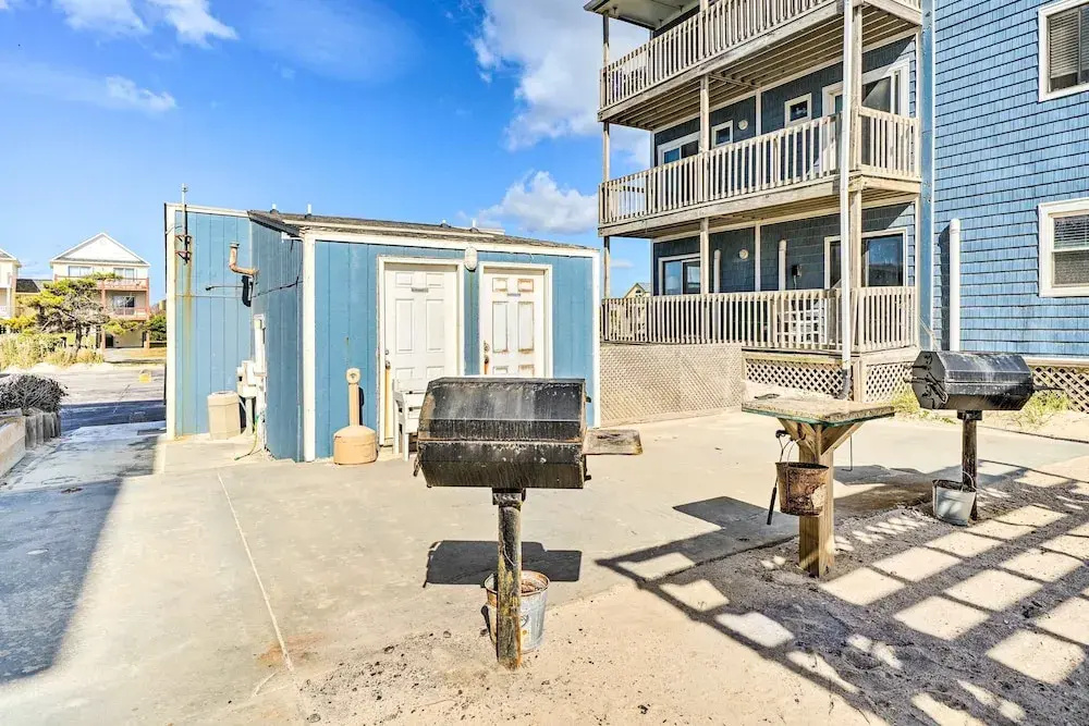 North Topsail Oceanfront Condo w/ Balcony!
