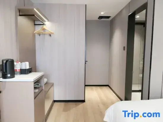 Premier room