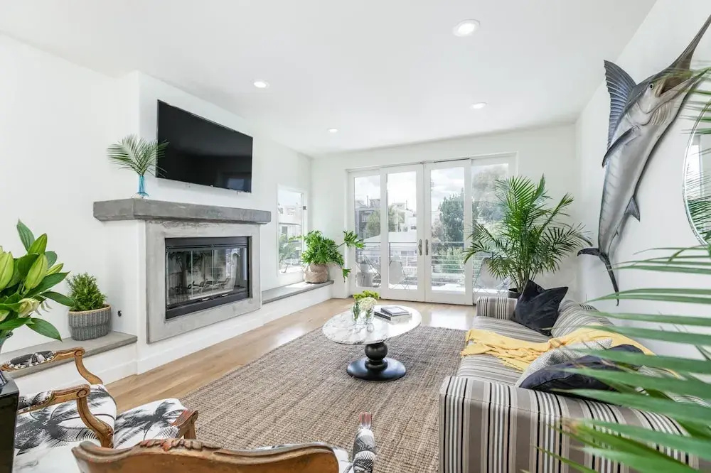 New Listing! Venice Canal-front W/ Pool, Near Beach 5 Bedroom Home - Général