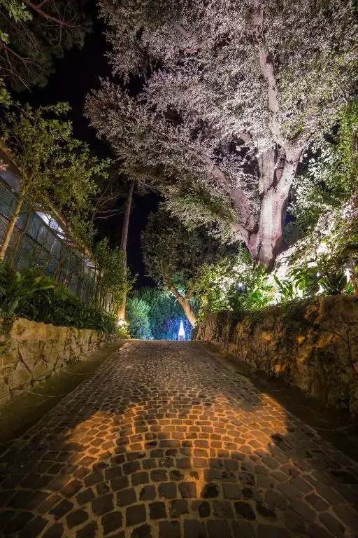 La Canonica dei Fiori - Anna Fendi