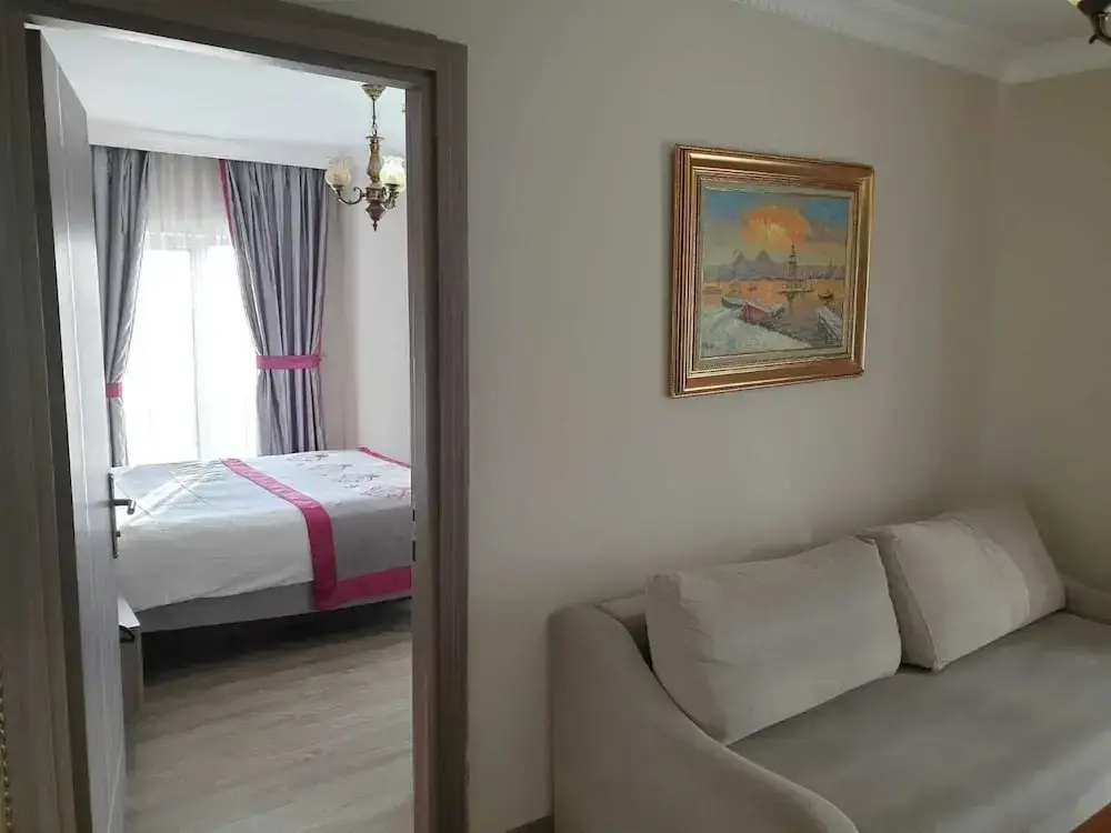 Double Suite (full double bed)