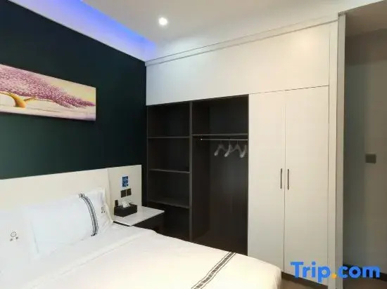 Standard Single room with street view