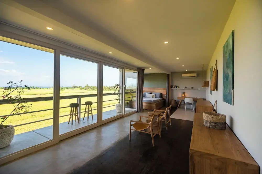 4 Bedrooms Villa
