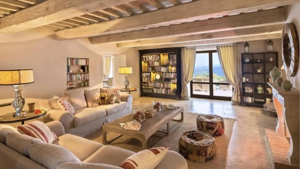 Luxury Villa for 6 Inside a Wonderful Estate-villa Santa