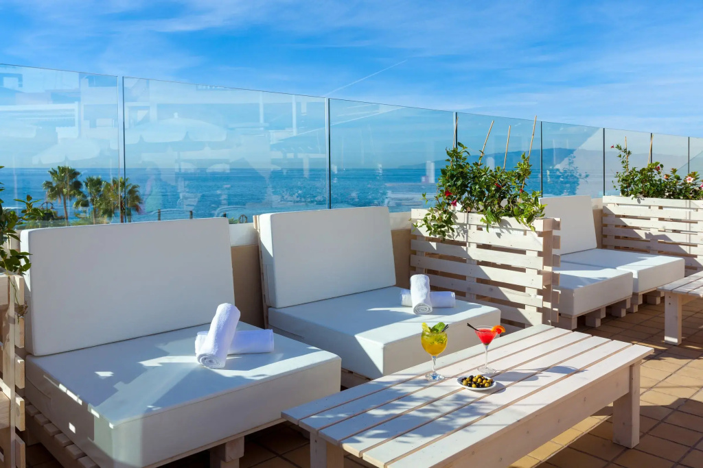 Balcony & Terrace