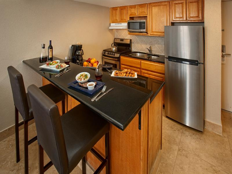 1 Bedroom Suite with balcony and with garden view
