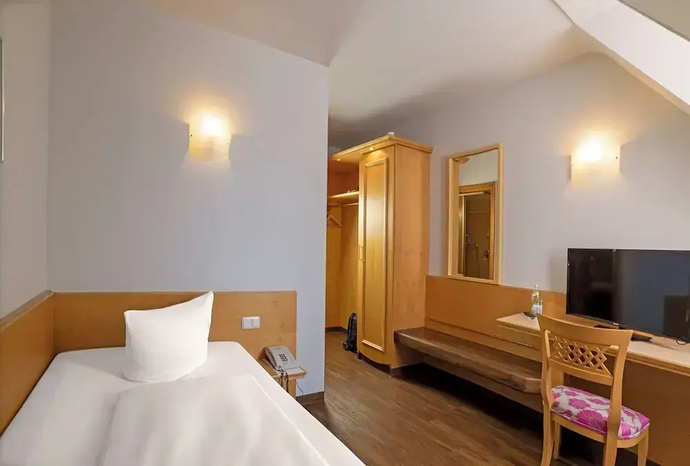 Standard Single room (single bed)