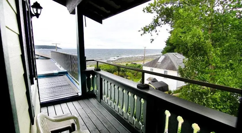 Balcony & Terrace