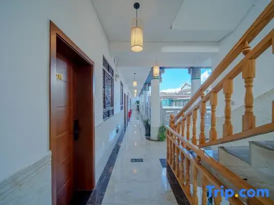 Lobby & Reception