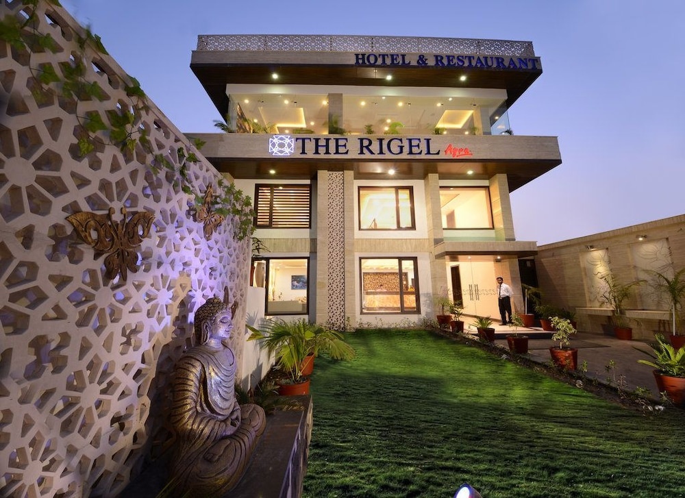 Hotel Heaven Resorts