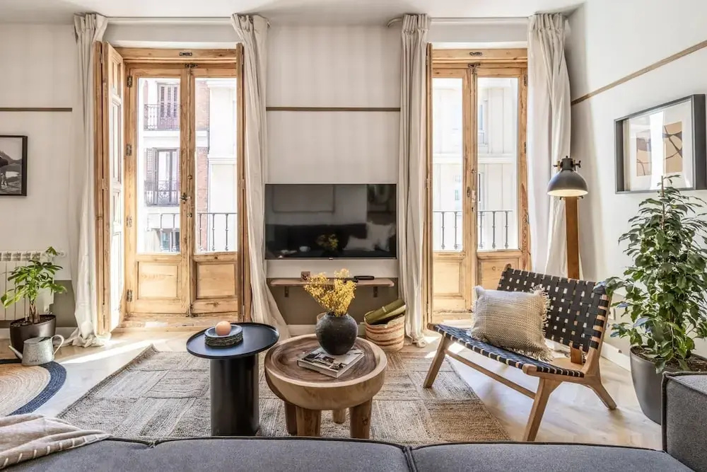 Eriste - 2 Bedrooms in Malasa a