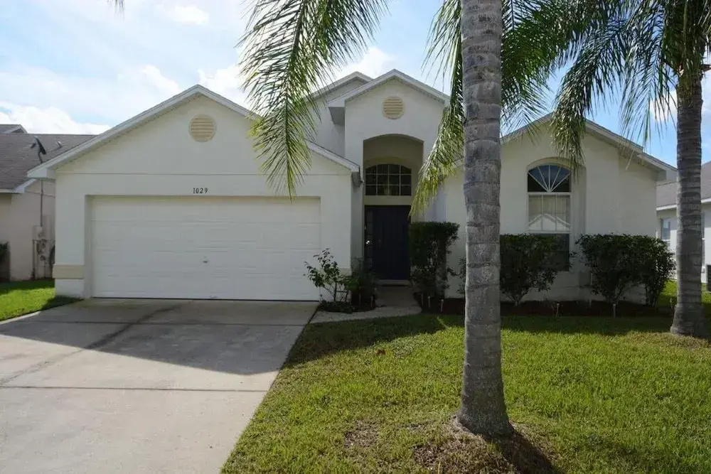 1029 3 Bedroom Pool Home, Eagle Pointe Kissimmee
