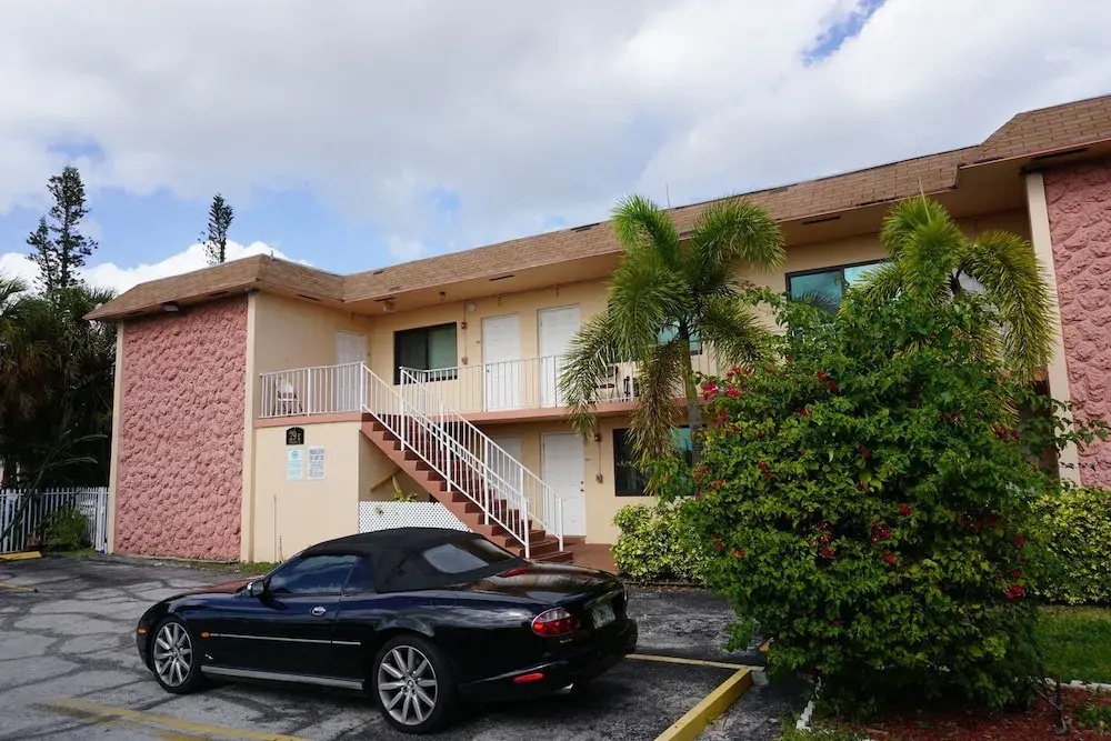 Mary Pop Apartments