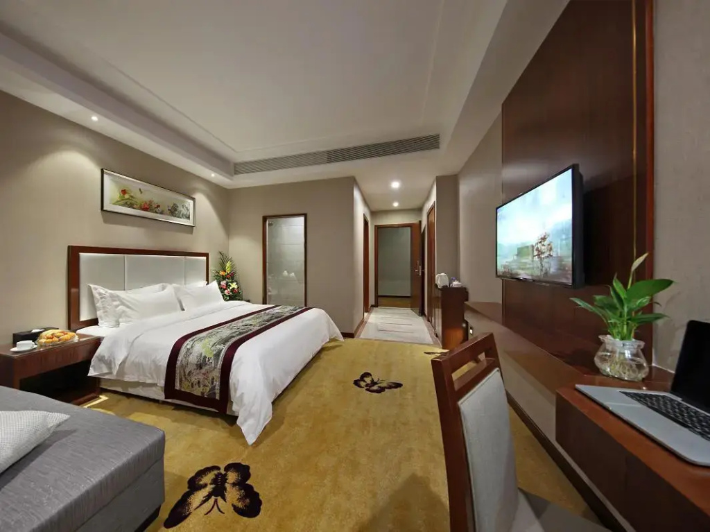Deluxe Double room (full double bed)