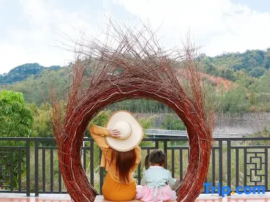 The Rayna Resort