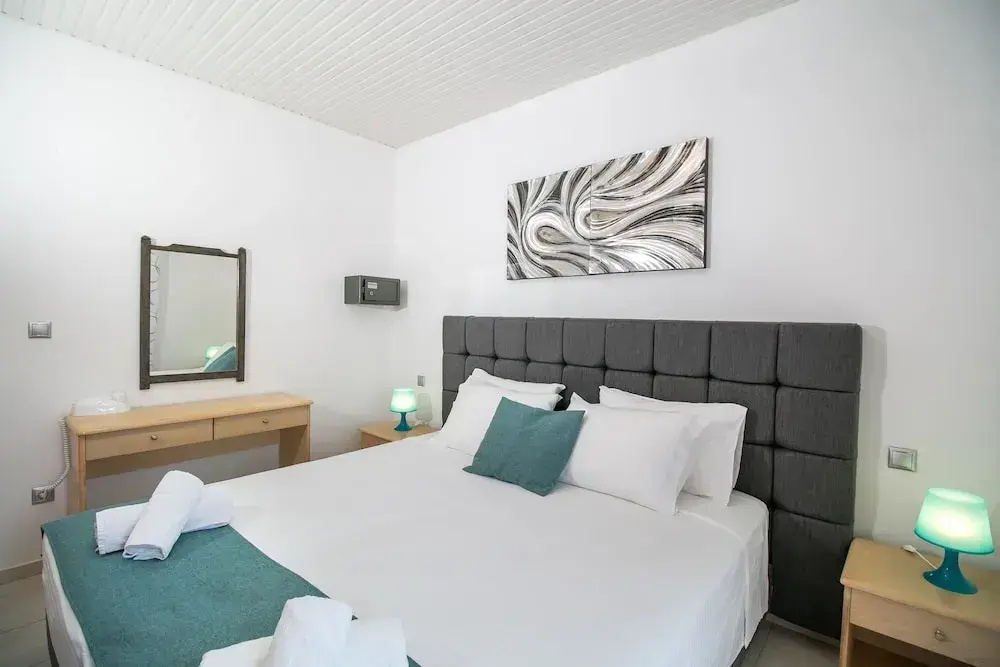 Double Studio (full double bed)