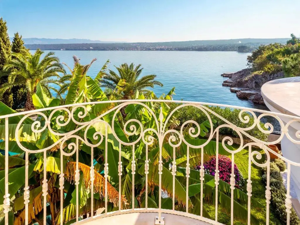 2 Bedrooms Apartment with sea view