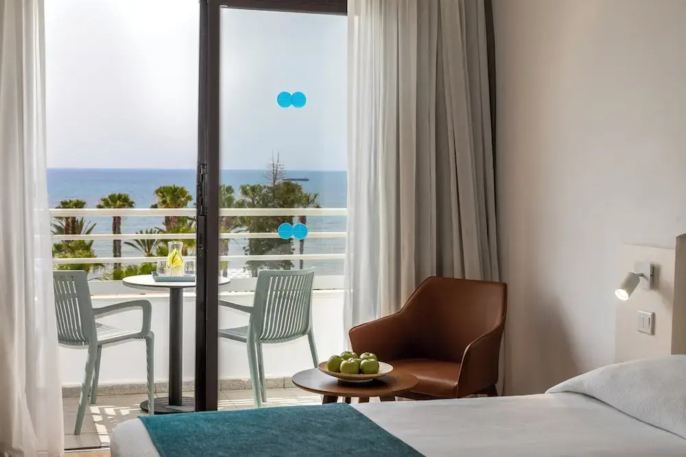 Louis Phaethon Beach Club - фото 8