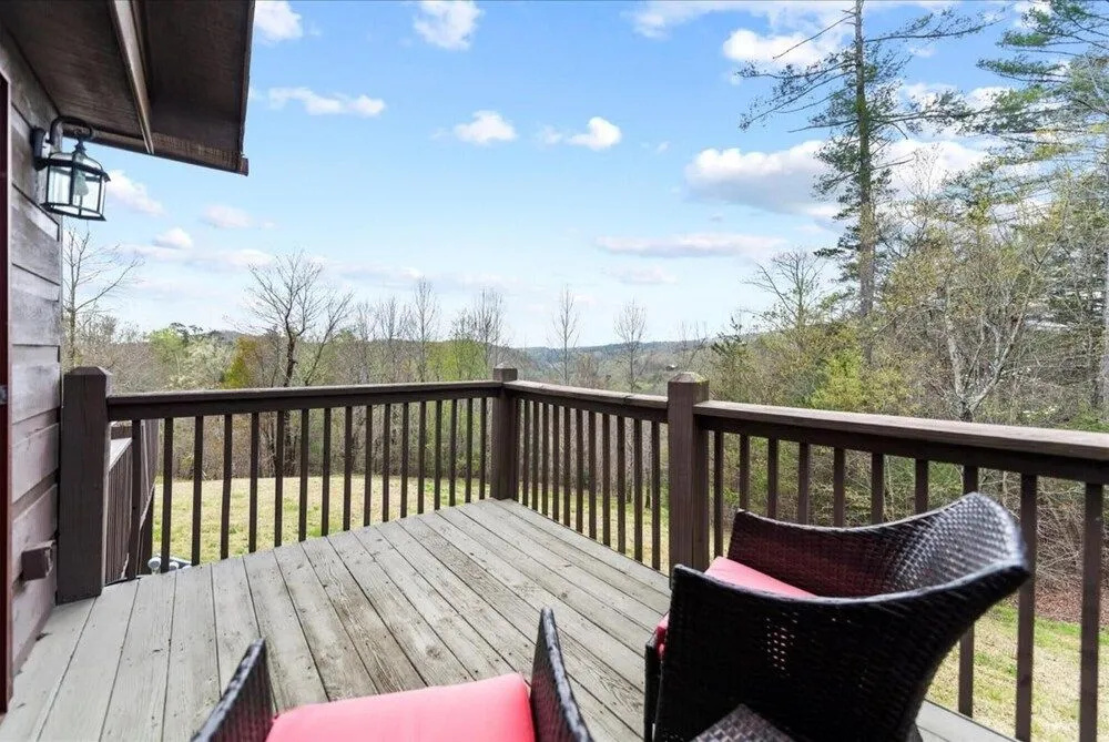 Goose Island Getaway - Secluded Cabin Mountain View Fireplace Hot Tub