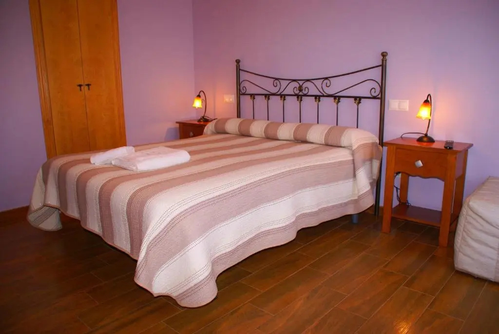 Standard Double room with balcony (full double bed)