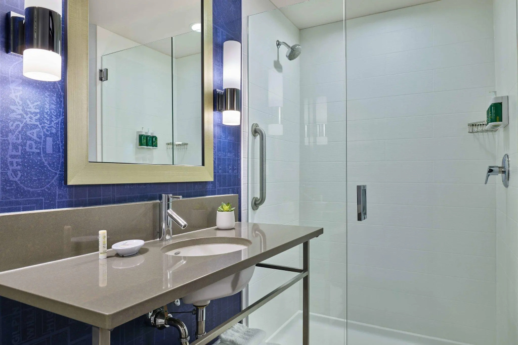 Double Suite with mountain view (full double bed)