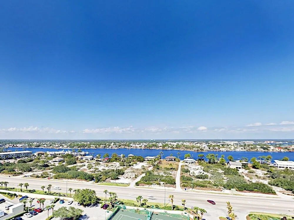 Phoenix VI Condominiums #1515 - 3 Br condo by RedAwning