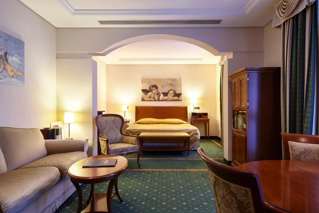 Double Suite (full double bed)