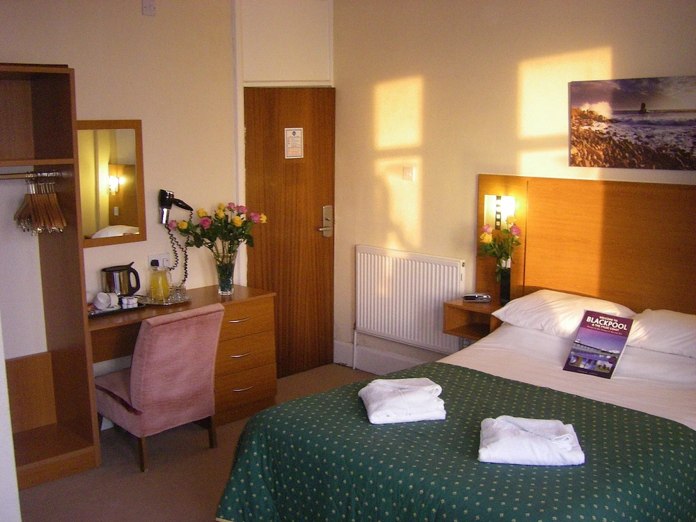 Economy Double room with sea view (twin beds)