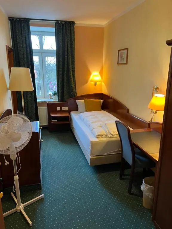 Hotel Am Schloss - Frankfurt An Der Oder - Chambres