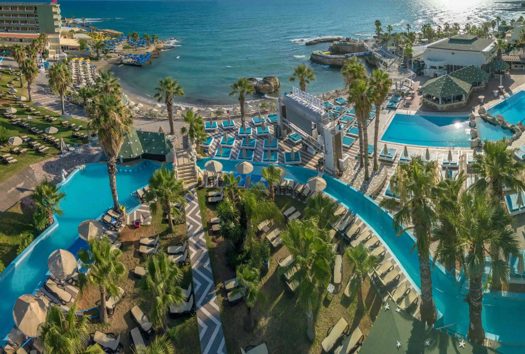 Beach & Waterfront