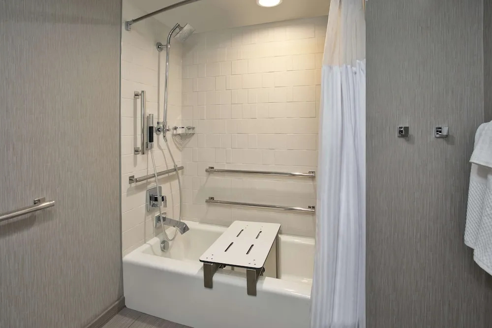Double Suite (full double bed)
