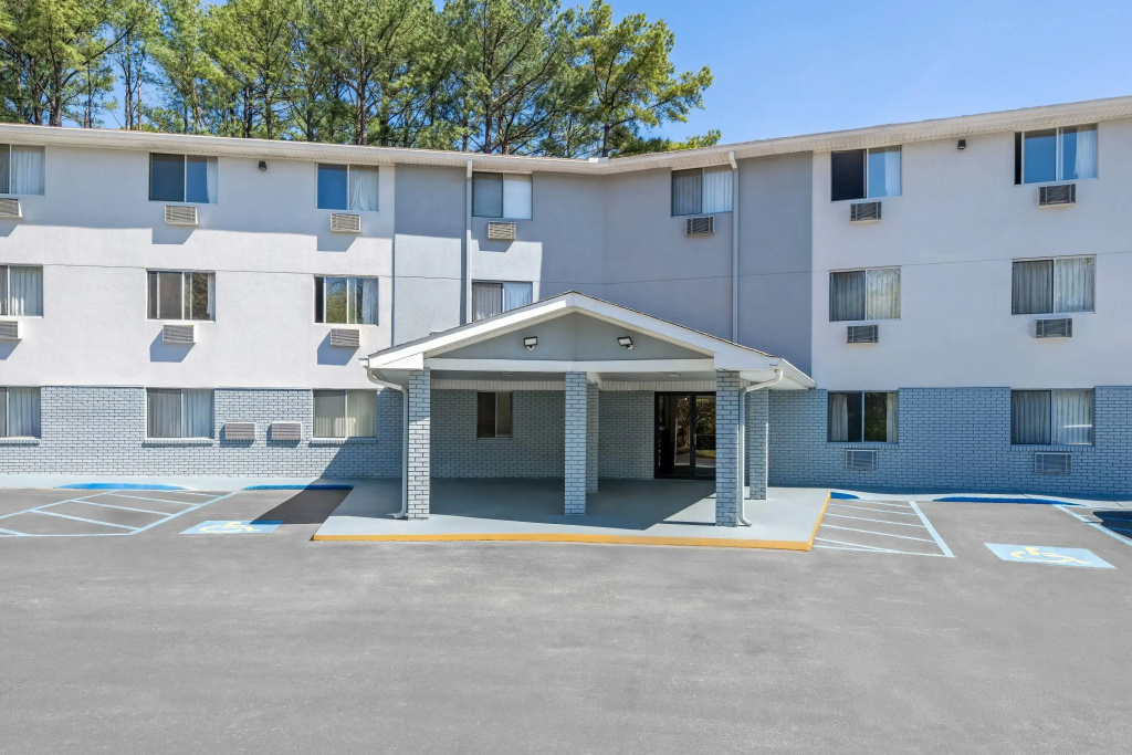 Super 8 by Wyndham Homewood Birmingham Area