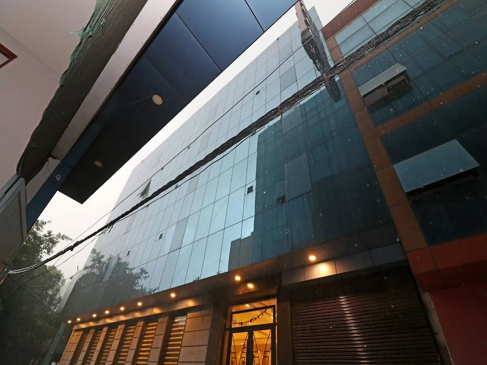 Capital O 16651 GRD SUITES