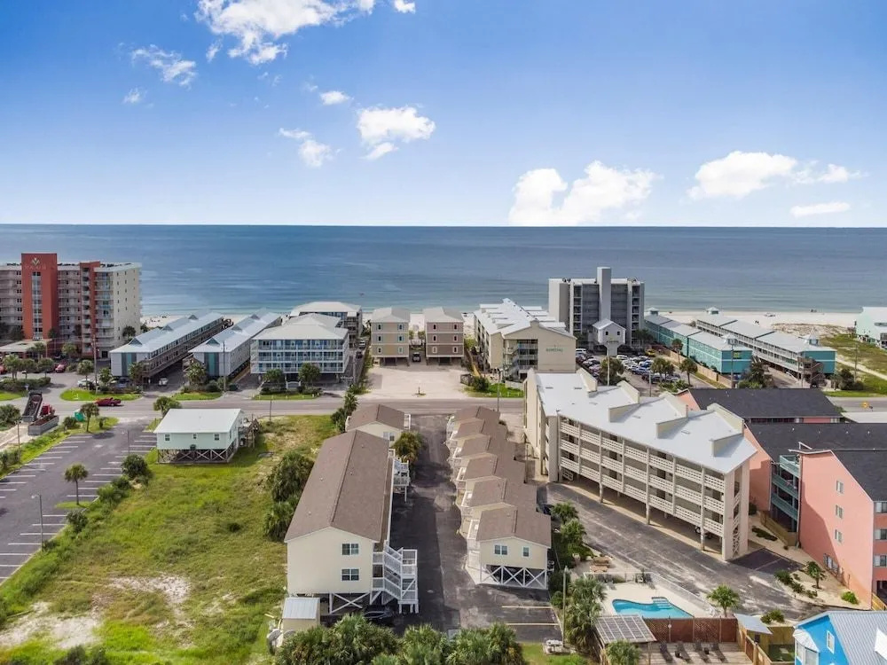 Pet Friendly Condo in Gulf Shores Outdoor Pool