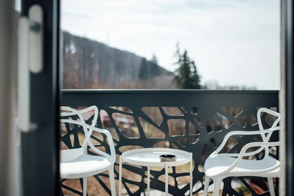 Balcony & Terrace