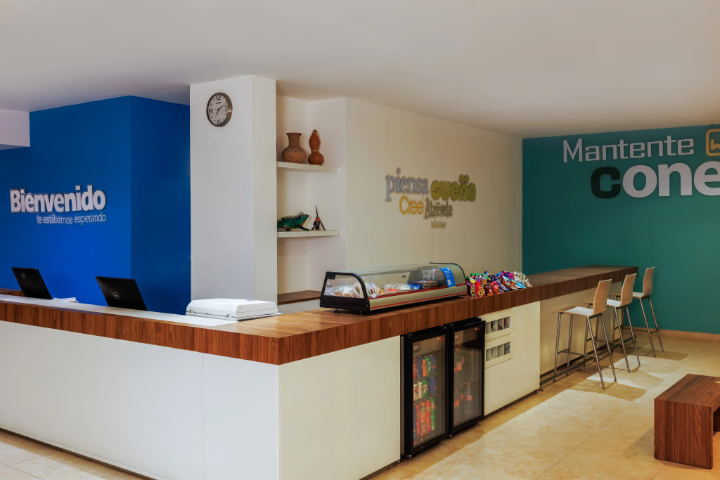 Lobby & Reception