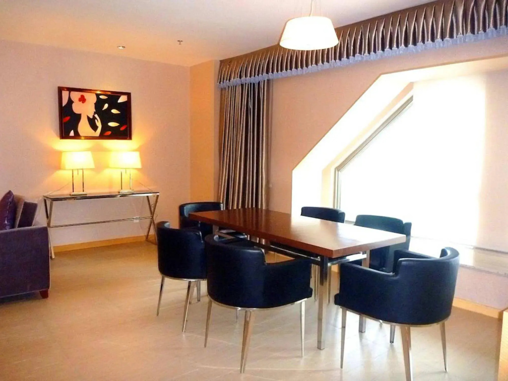 Century Plaza Hotel - Général