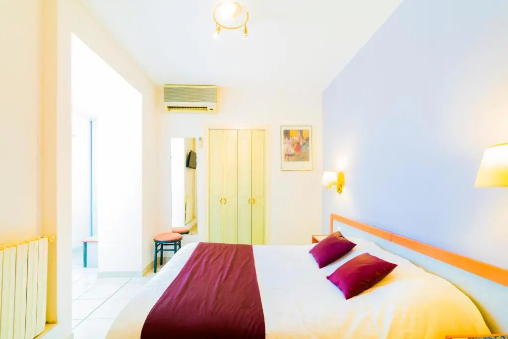 Standard Double room (full double bed)