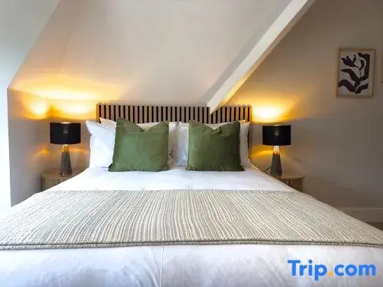 Comfortable Family Room with Double & Single Bed