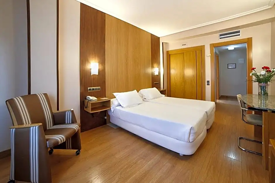 Hotel Zenit Dos Infantas - Chambres