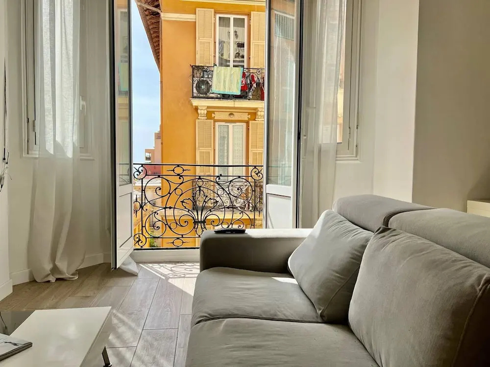 Voir la photo 3 — Stylish 3-bedroom Gem Steps From Monaco Spacious